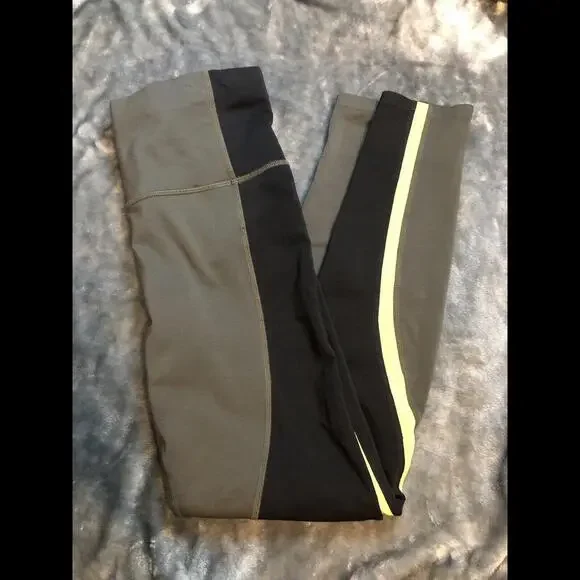 Athleta Spar Colorblock 7/8 Tight Legging Green & Black XS - Picture 2 of 5